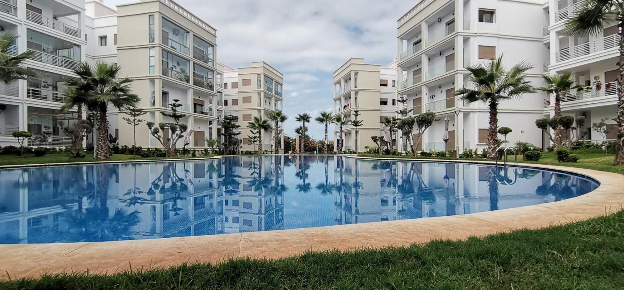 Grand Appartement Vue Golf A 2 Min De La Plage Бузника Экстерьер фото